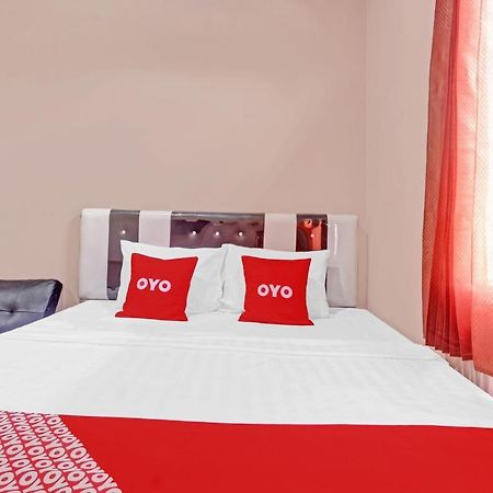 Oyo 90796 Hotel Mulya Indah Tambakmulya Екстериор снимка