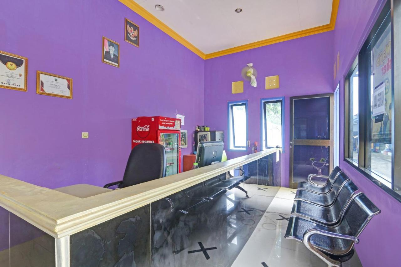 Oyo 90796 Hotel Mulya Indah Tambakmulya Екстериор снимка