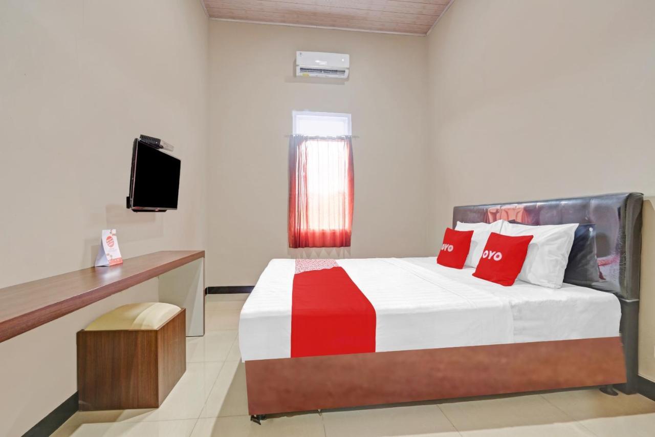 Oyo 90796 Hotel Mulya Indah Tambakmulya Екстериор снимка