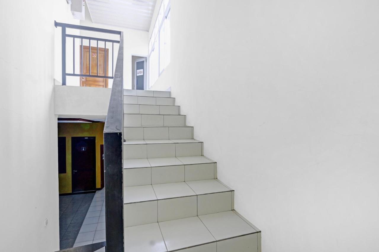 Oyo 90796 Hotel Mulya Indah Tambakmulya Екстериор снимка