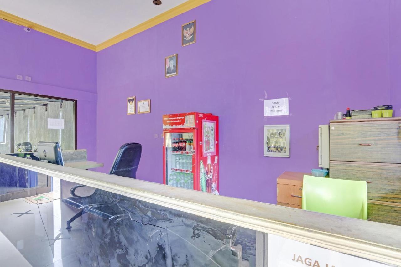 Oyo 90796 Hotel Mulya Indah Tambakmulya Екстериор снимка