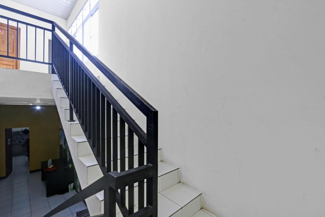 Oyo 90796 Hotel Mulya Indah Tambakmulya Екстериор снимка