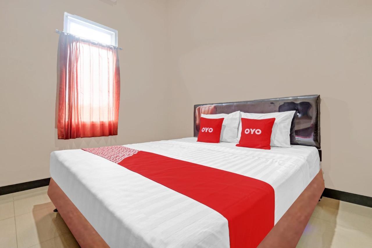 Oyo 90796 Hotel Mulya Indah Tambakmulya Екстериор снимка