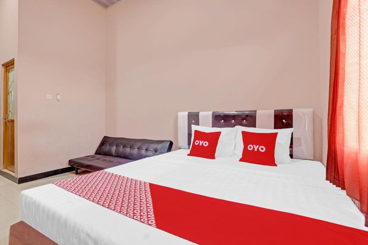 Oyo 90796 Hotel Mulya Indah Tambakmulya Екстериор снимка