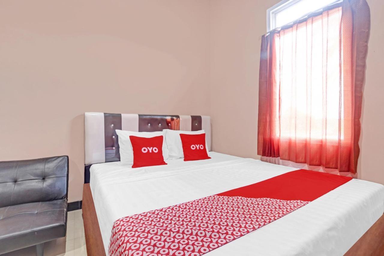 Oyo 90796 Hotel Mulya Indah Tambakmulya Екстериор снимка